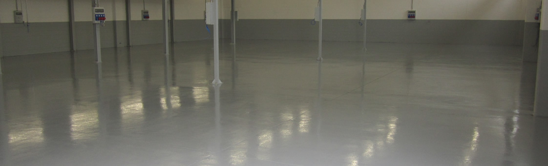 Pavimenti industriali e civili in resina: resistenti, sicuri e a norma.